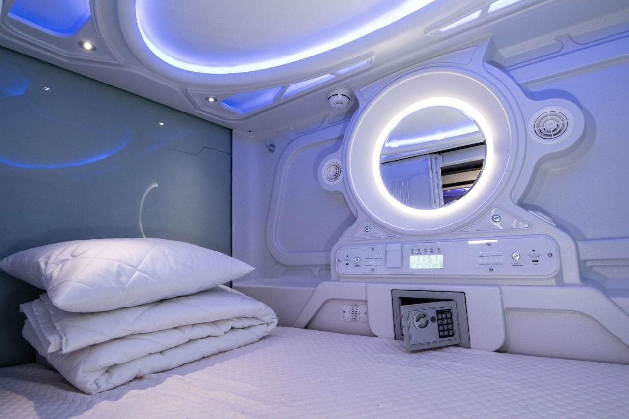 Capsule Hostels Tallinn Exteriör bild