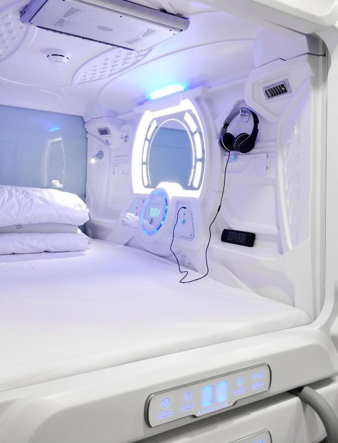 Capsule Hostels Tallinn Exteriör bild