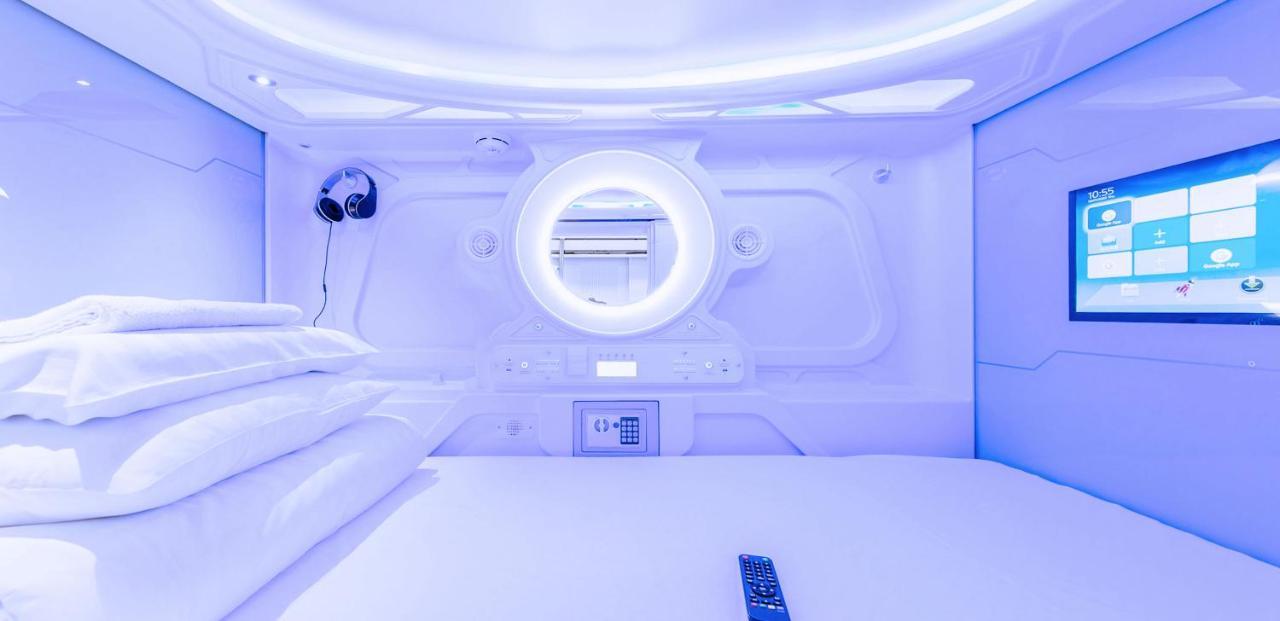 Capsule Hostels Tallinn Exteriör bild